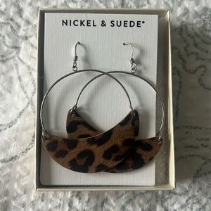 Nickel & Suede Asters Leopard